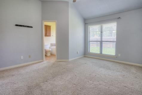 103 Garden Acres Huntsville TX 77320