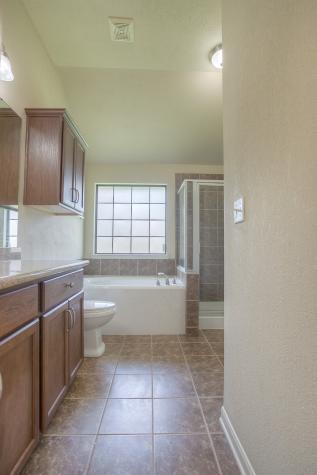 103 Garden Acres Huntsville TX 77320