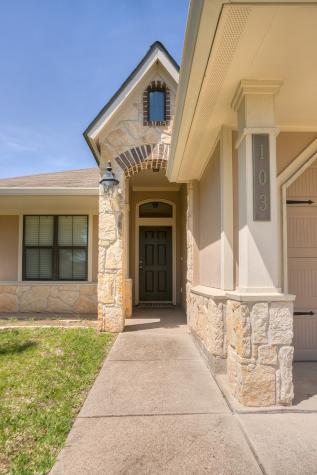 103 Garden Acres Huntsville TX 77320