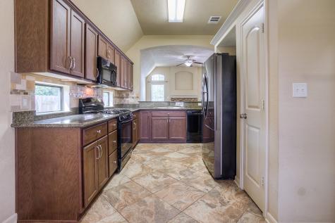 103 Garden Acres Huntsville TX 77320