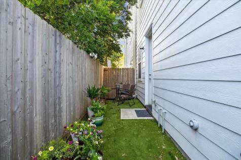 834 Fisher Street C Houston TX 77018