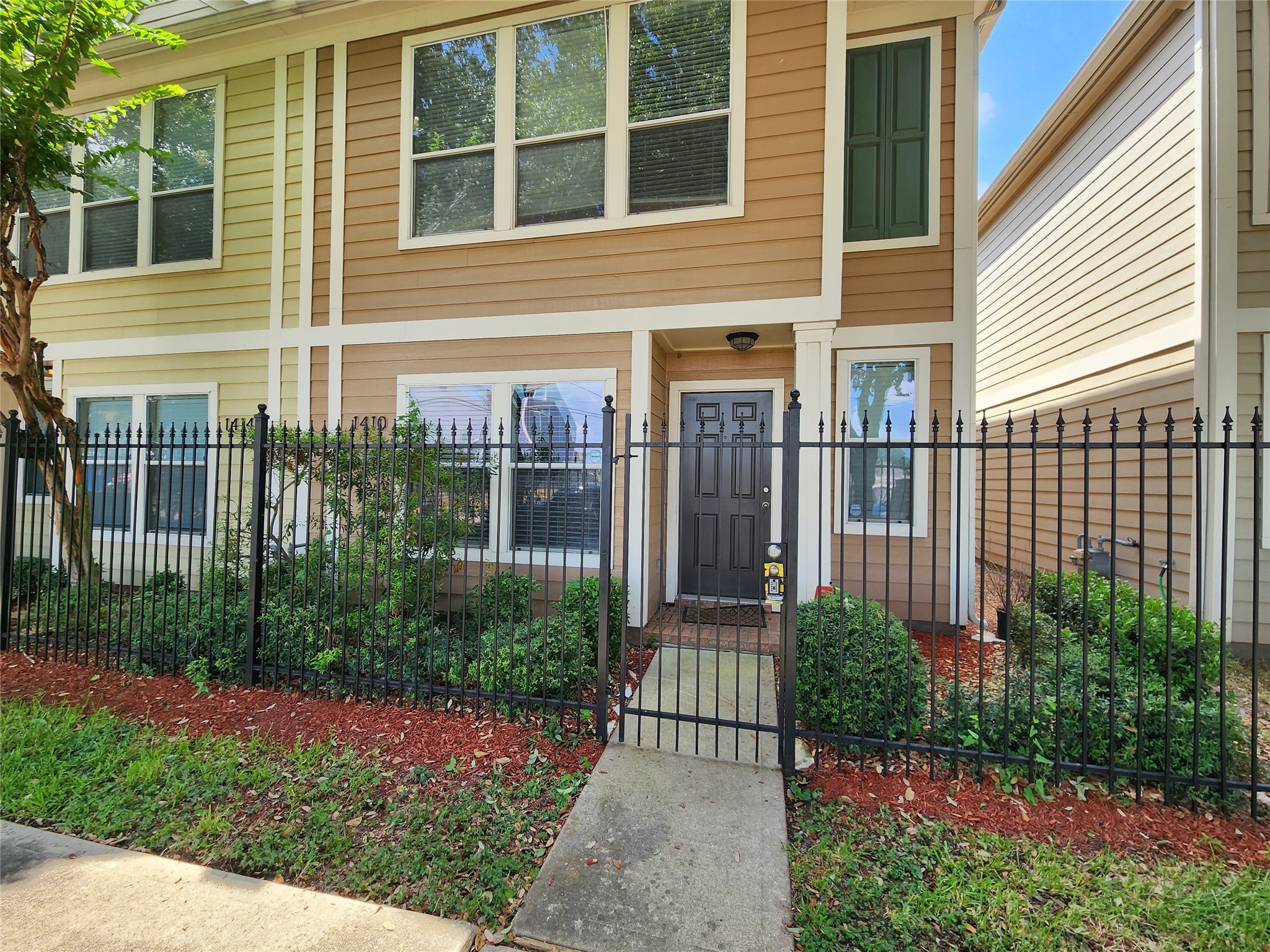 1410 Ennis Street Houston TX 77003