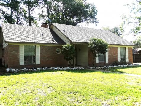 239 Willowbend Street Huntsville TX 77320