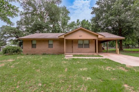107 Town And Country Drive Huntsville TX 77320