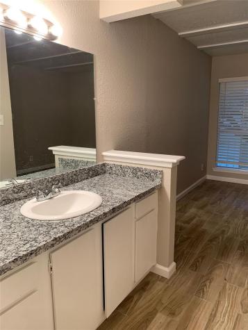 6200 W Tidwell Road 1205 Houston TX 77092