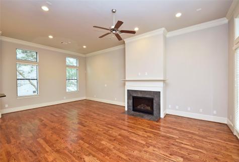 5813A Kiam Street Houston TX 77007