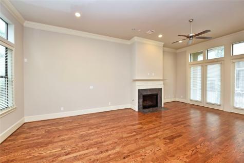 5813A Kiam Street Houston TX 77007