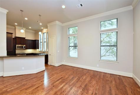 5813A Kiam Street Houston TX 77007