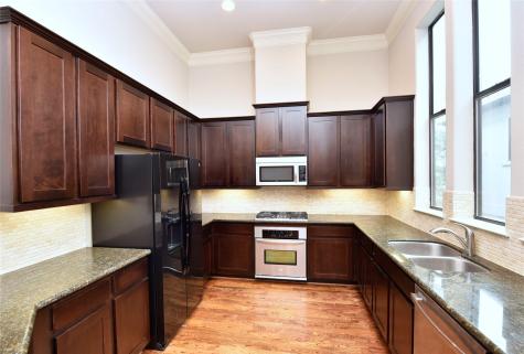 5813A Kiam Street Houston TX 77007