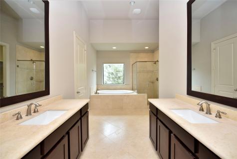 5813A Kiam Street Houston TX 77007