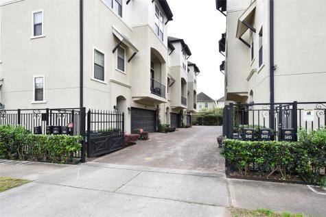 5813A Kiam Street Houston TX 77007