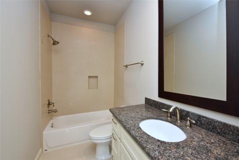 5813A Kiam Street Houston TX 77007