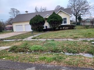 1095 Amarillo Street Beaumont TX 77701