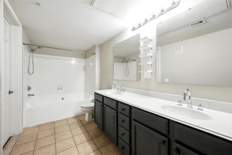 7575 Kirby Drive 2204 Houston TX 77030