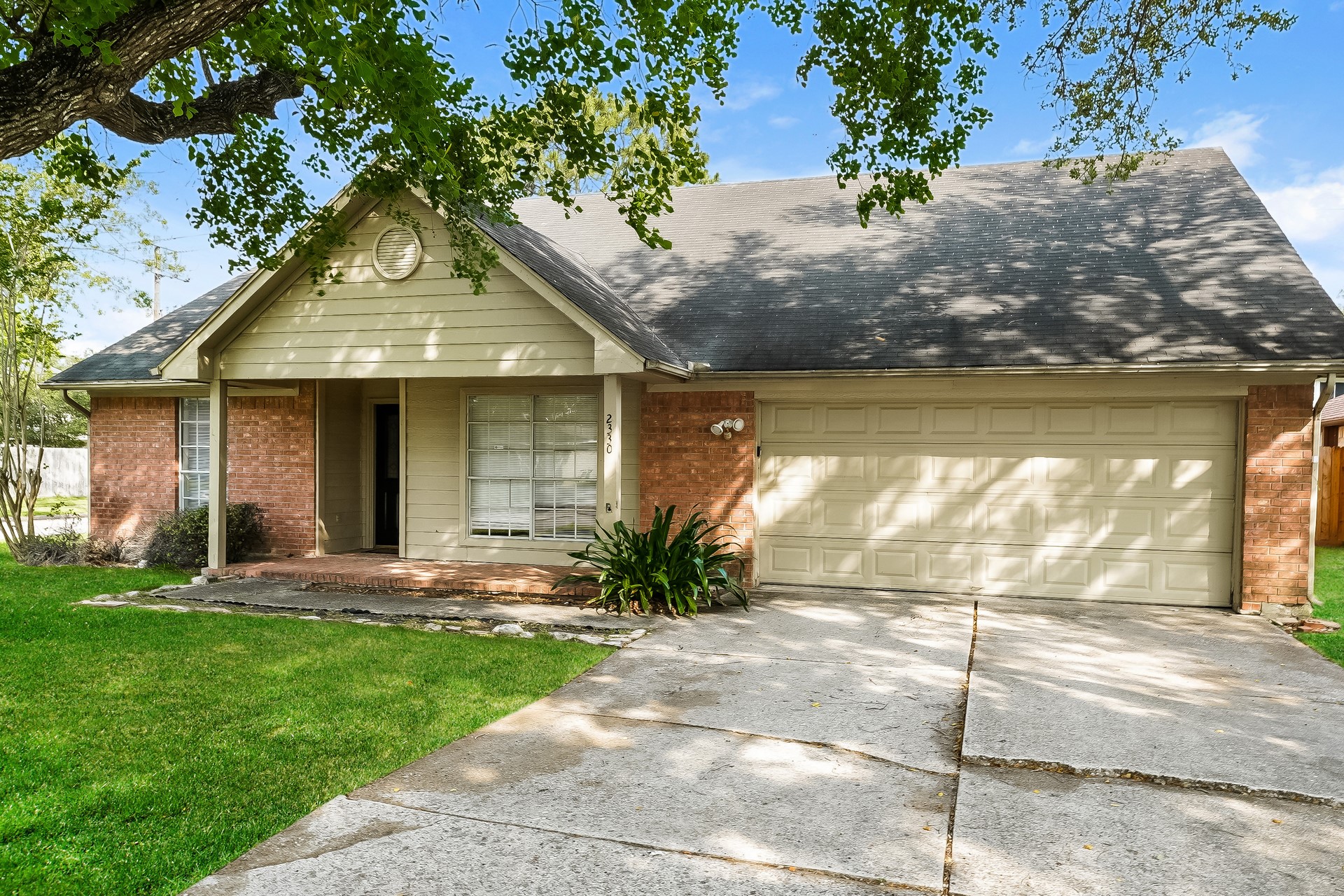 2330 Tall Ships Drive Friendswood TX 77546