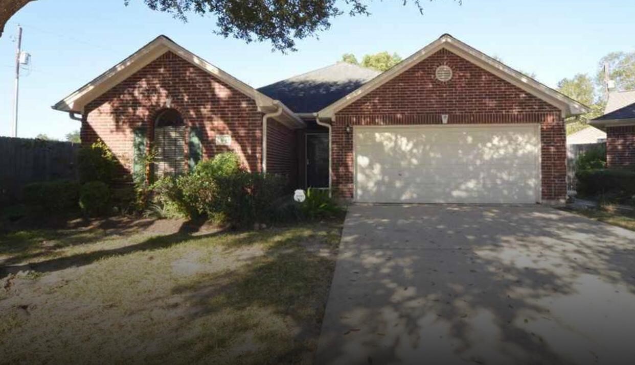 414 Live Oak Lane Friendswood TX 77546