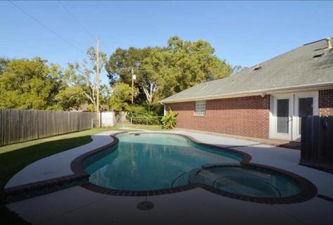 414 Live Oak Lane Friendswood TX 77546