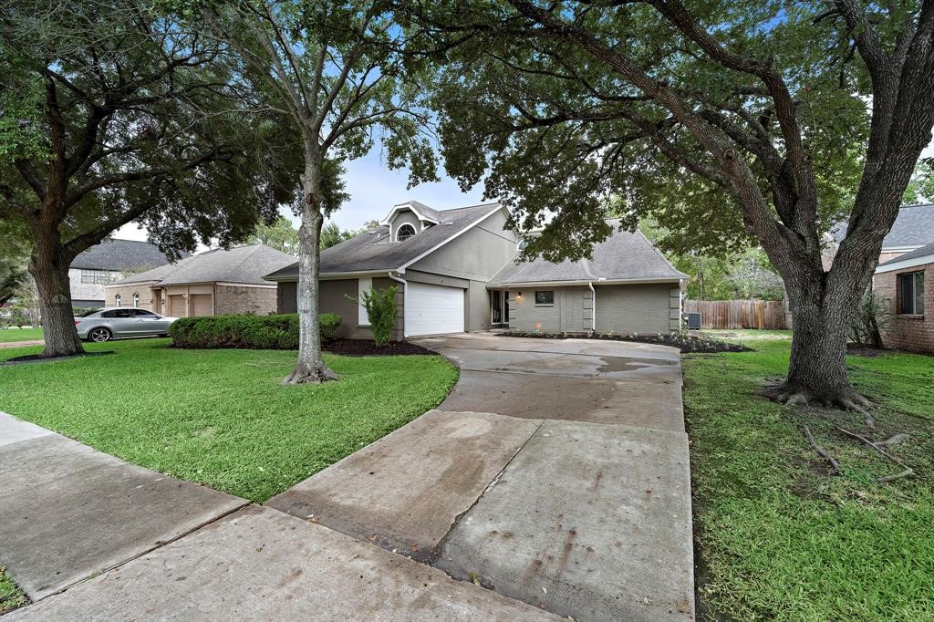203 Kings Way Stafford TX 77477