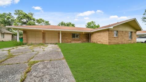 123 Tanglewood Street Baytown TX 77520