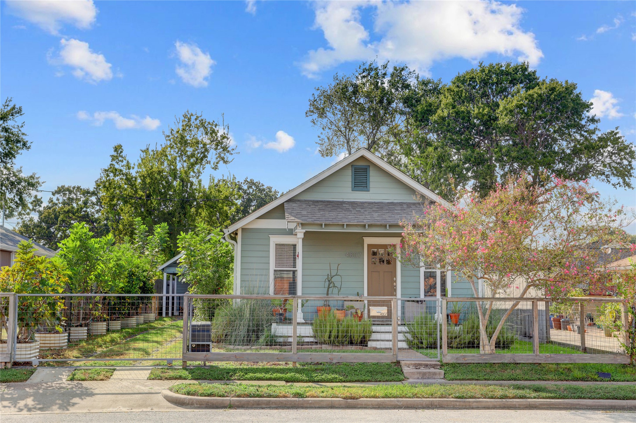 4807 Averill Street Houston TX 77009