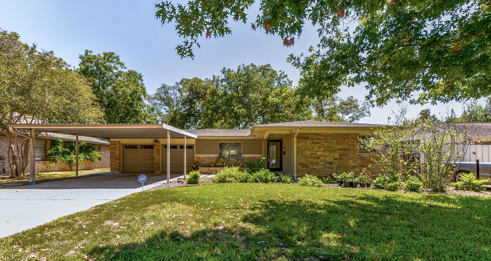2014 Woodvine Drive Houston TX 77055