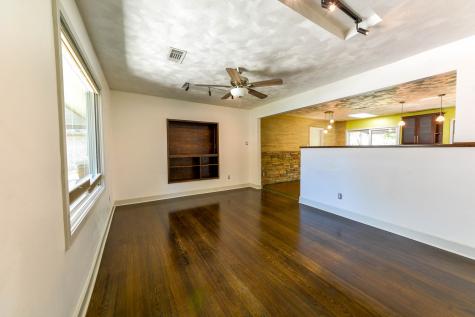 2014 Woodvine Drive Houston TX 77055