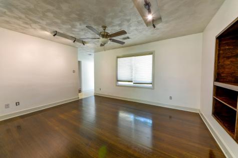 2014 Woodvine Drive Houston TX 77055