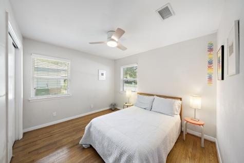 4306 Warm Springs Road Houston TX 77035