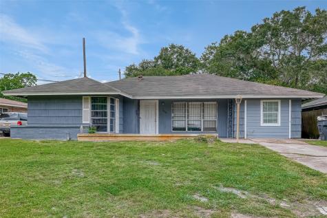 7658 Belbay Street Houston TX 77033