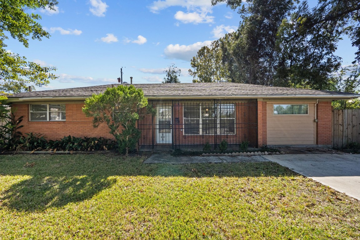 241 W Rittenhouse Street Houston TX 77076