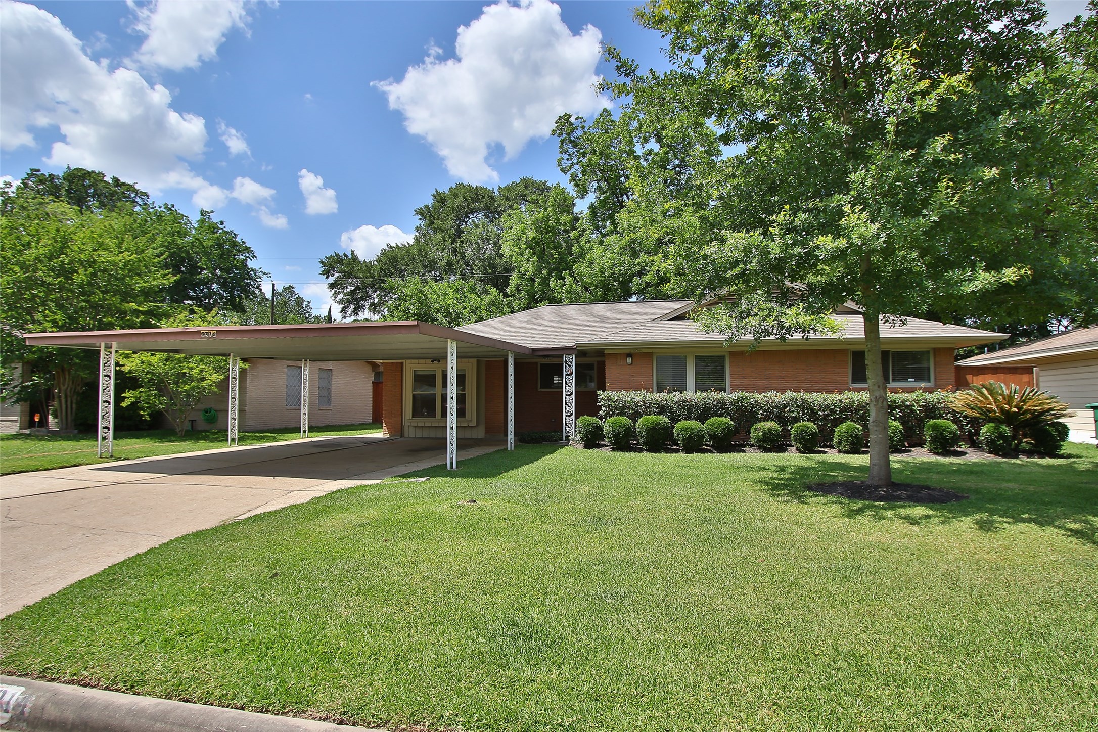 2314 Bron Holly Drive Houston TX 77018