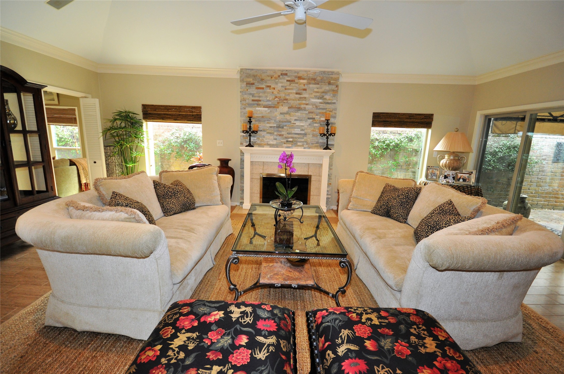 318 E Fair Harbor Lane Houston TX 77079