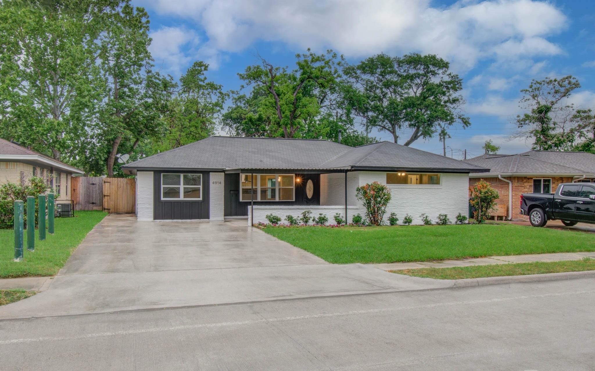 4914 W 43rd Street Houston TX 77092