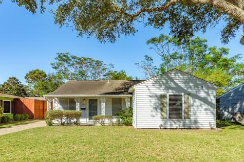 114 Tarpon Avenue Galveston TX 77550