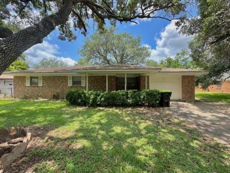 301 Kinkaid Avenue Wharton TX 77488
