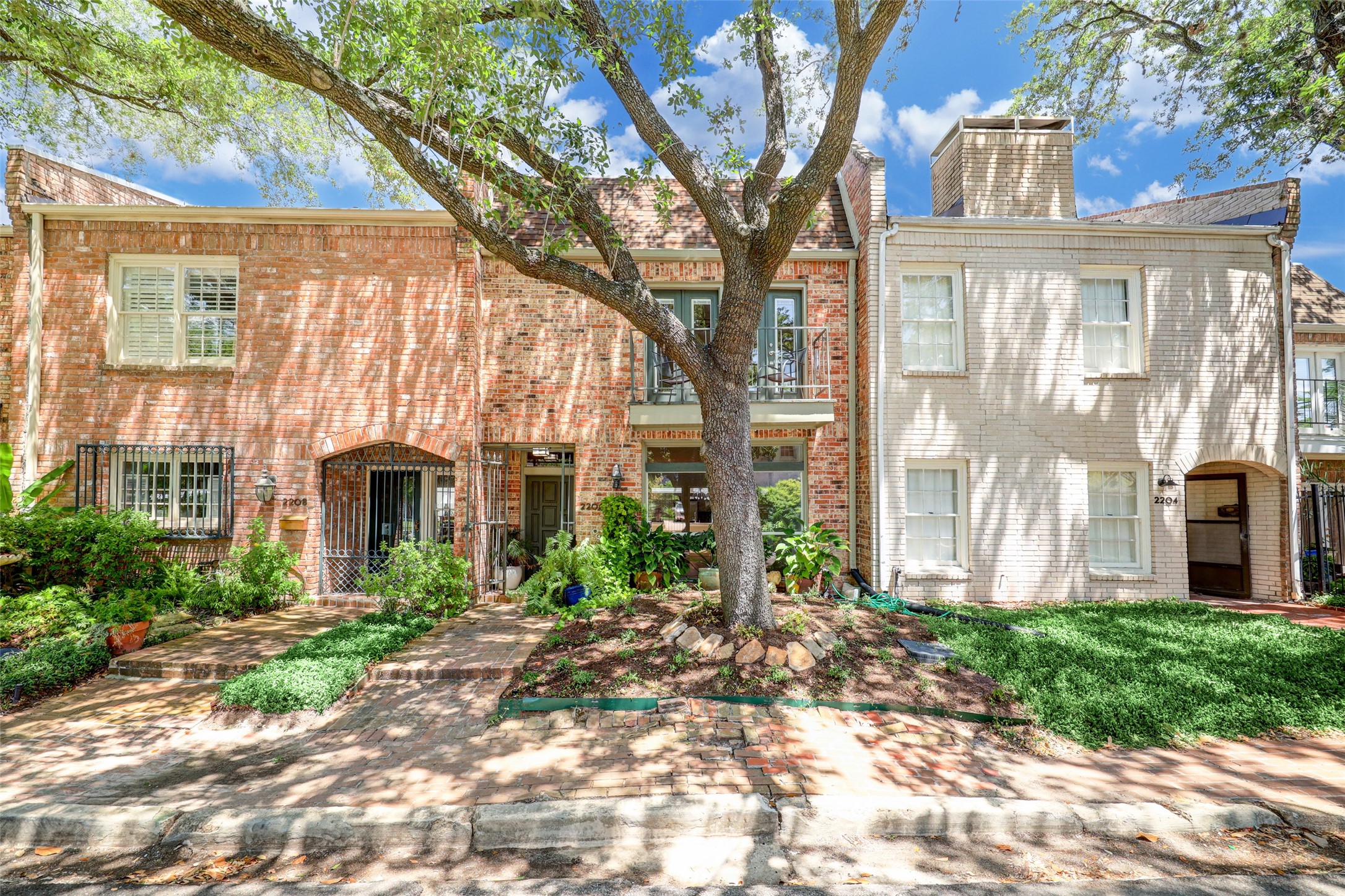2206 Welch Street Houston TX 77019