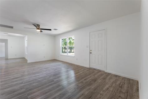 2725 W Shane Street Alvin TX 77511