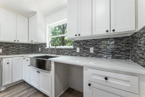 2725 W Shane Street Alvin TX 77511