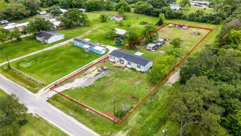 11105 32nd 1/2 Street Santa Fe TX 77510