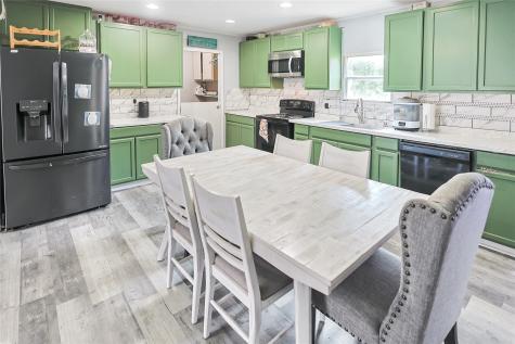 11105 32nd 1/2 Street Santa Fe TX 77510
