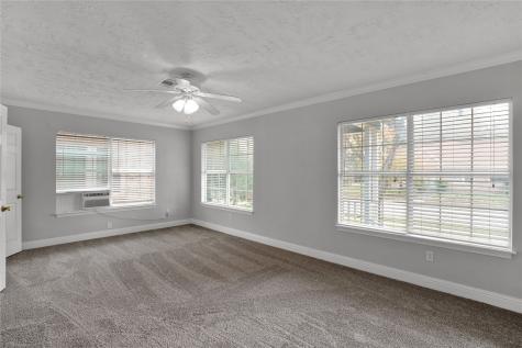 114 W Lobit Street Baytown TX 77520