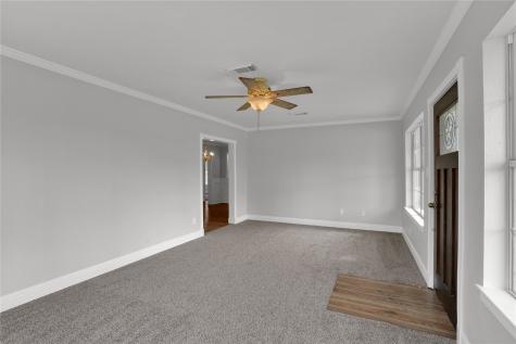 114 W Lobit Street Baytown TX 77520
