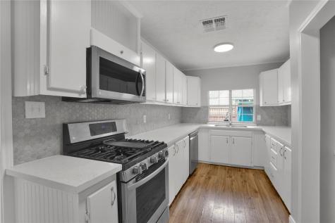 114 W Lobit Street Baytown TX 77520