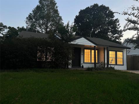 1079 W 43rd Street Houston TX 77018