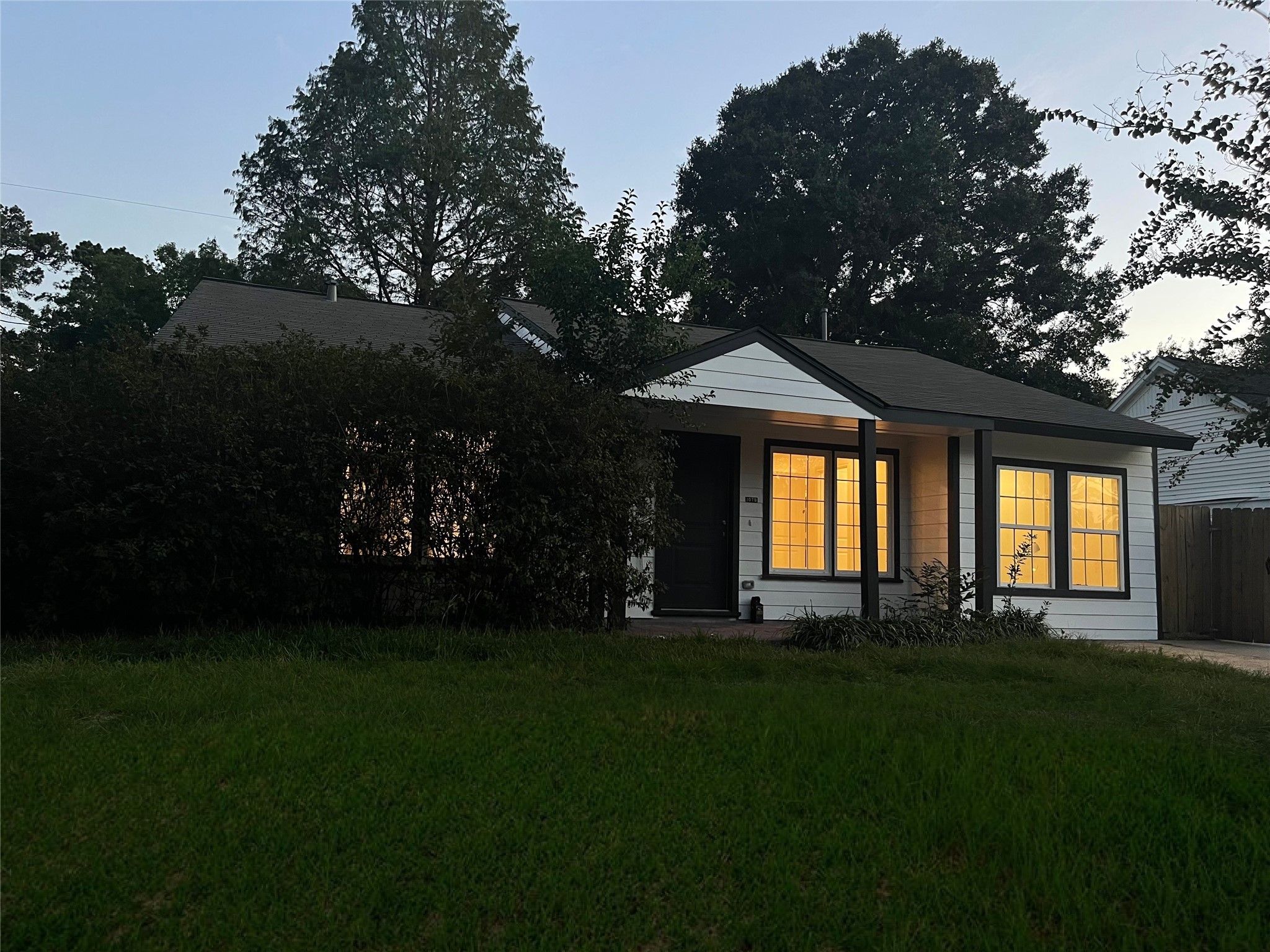 1079 W 43rd Street Houston TX 77018