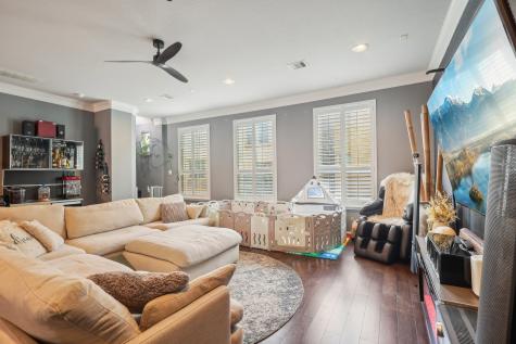6363 Fairdale Lane H Houston TX 77057