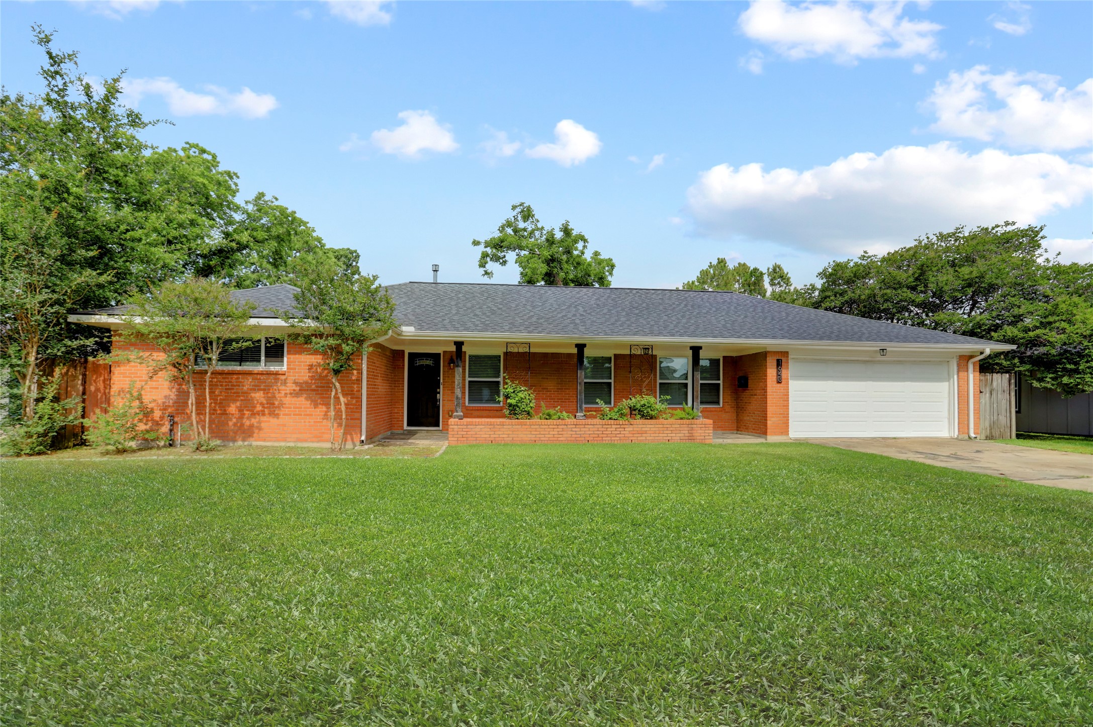 1643 Crestdale Drive Houston TX 77080