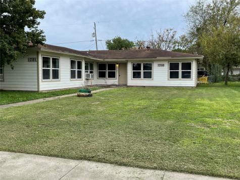 1733 W 8th Street Freeport TX 77541