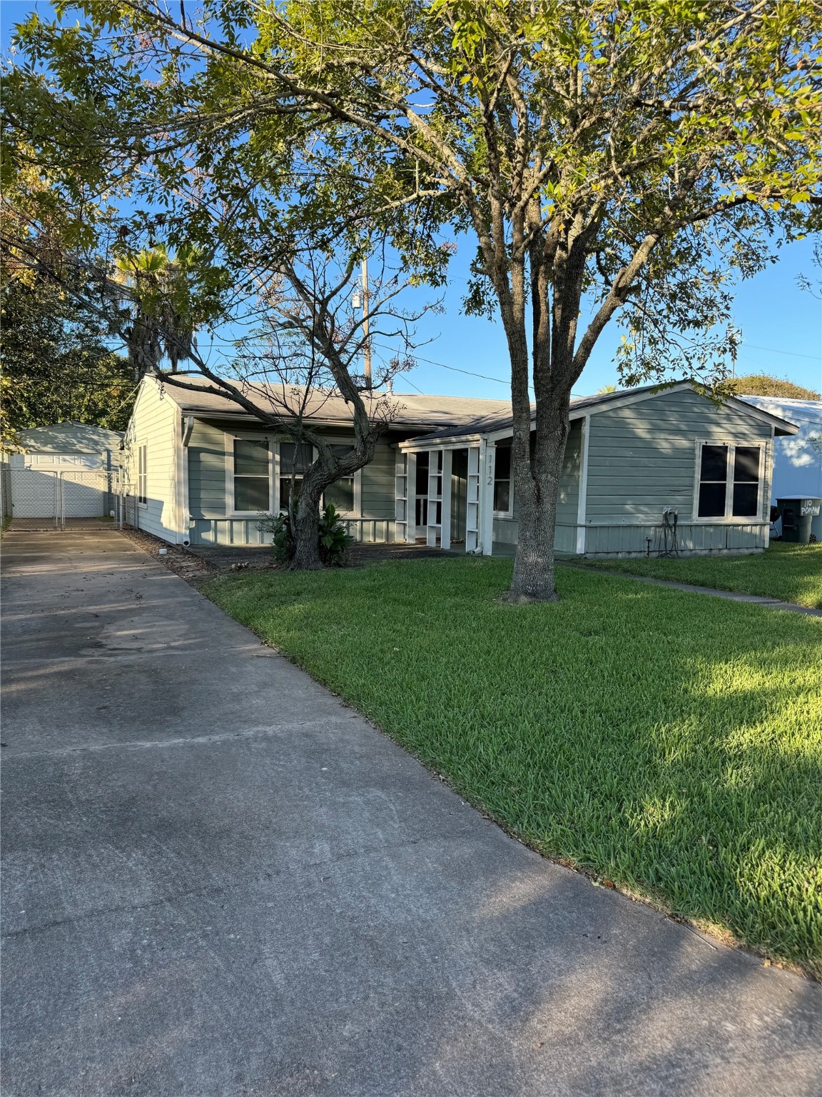 112 Pompano Avenue Galveston TX 77550