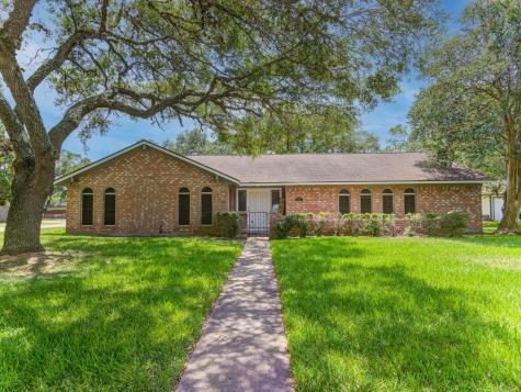 312 Narcissus Street Lake Jackson TX 77566
